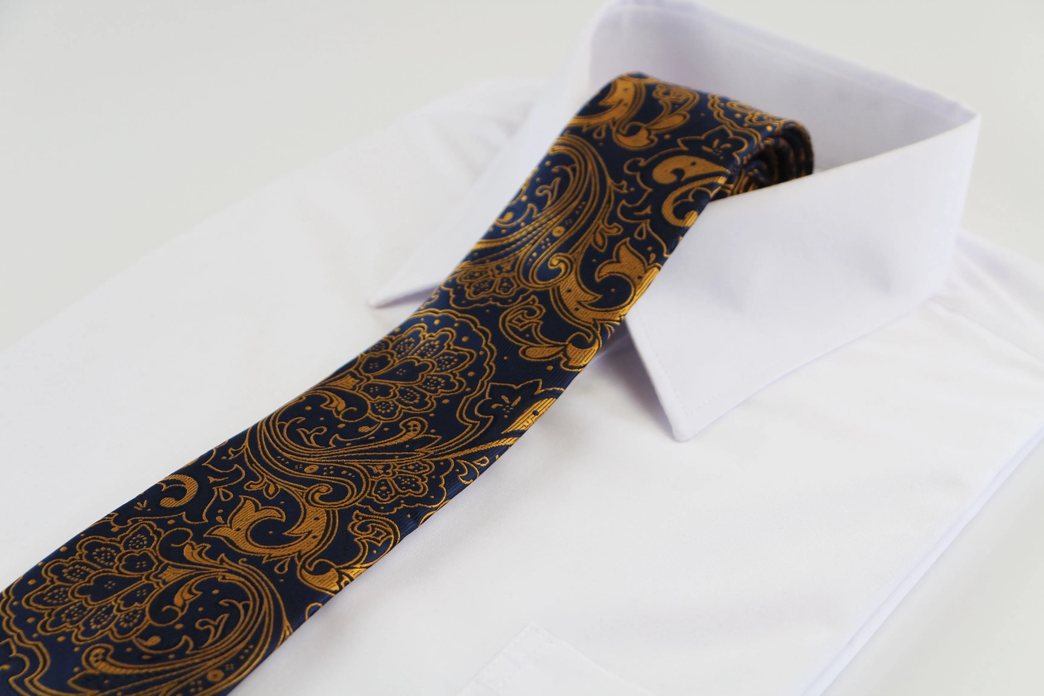 Mens Navy & Burnt Orange Boho Paisley Patterned 8cm Neck Tie